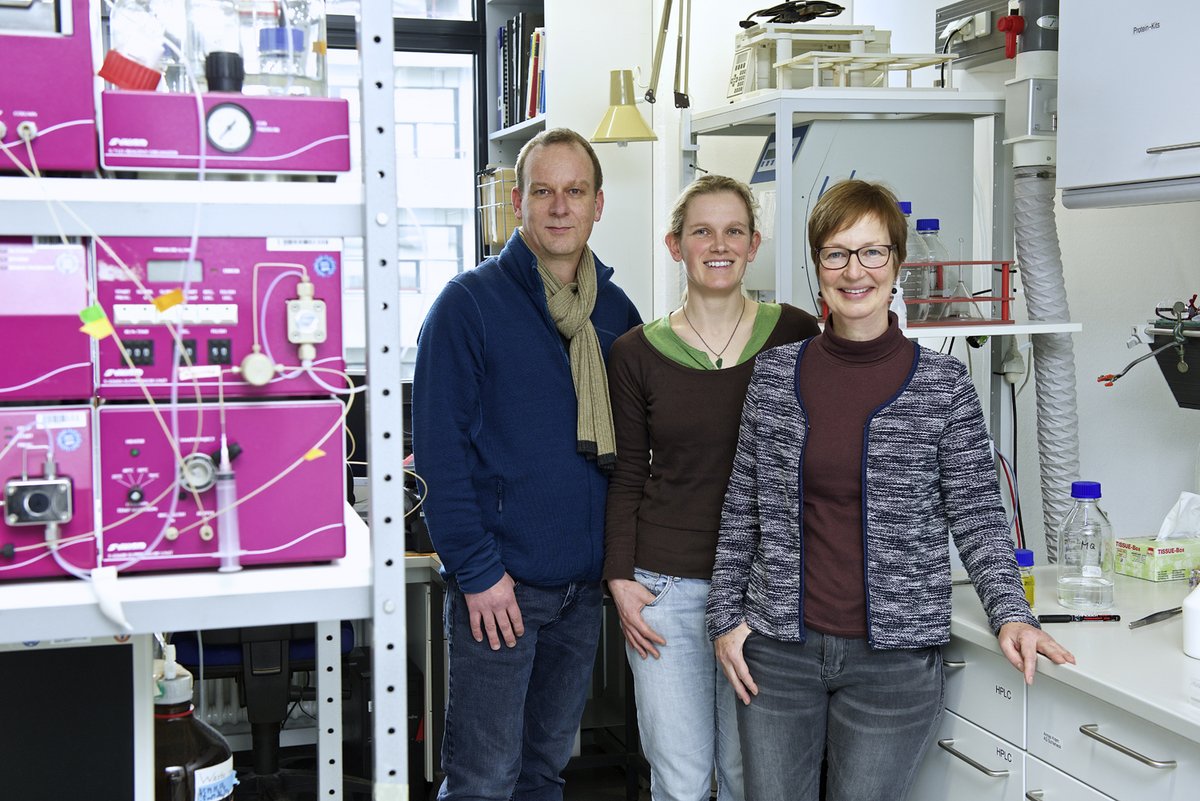 David Schleheck, Anna Burrichter and Karin Denger. This picture does not show the collaboration partners from Harvard University Emily Balskus, Spencer Peck and Stephania Irwin. Photo: University of Konstanz
