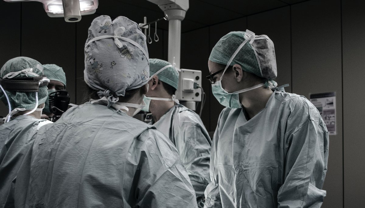 Doctors in the operating room. 