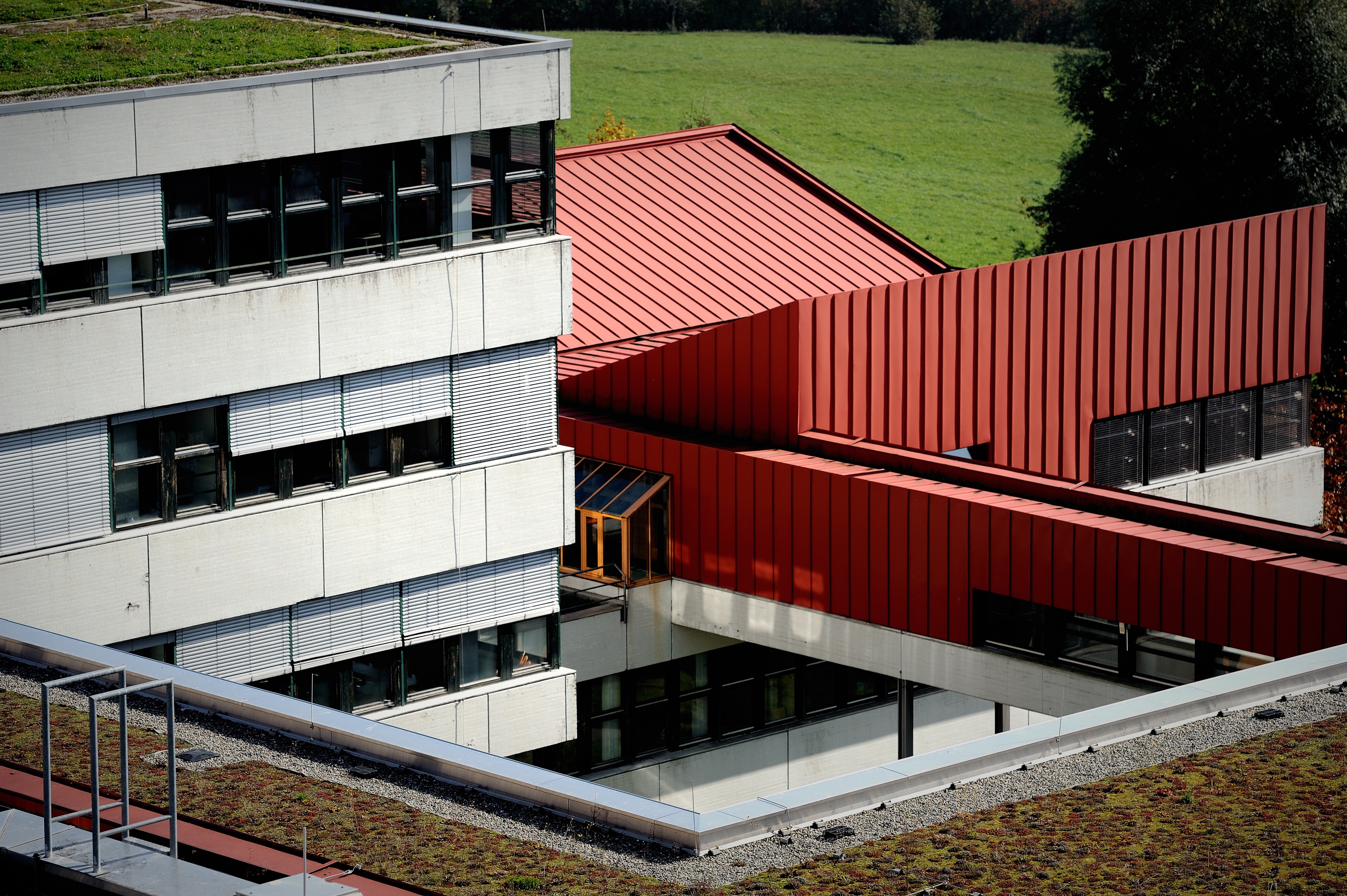 Übergang zwischen zwei Gebäudeteilen der Universität Konstanz